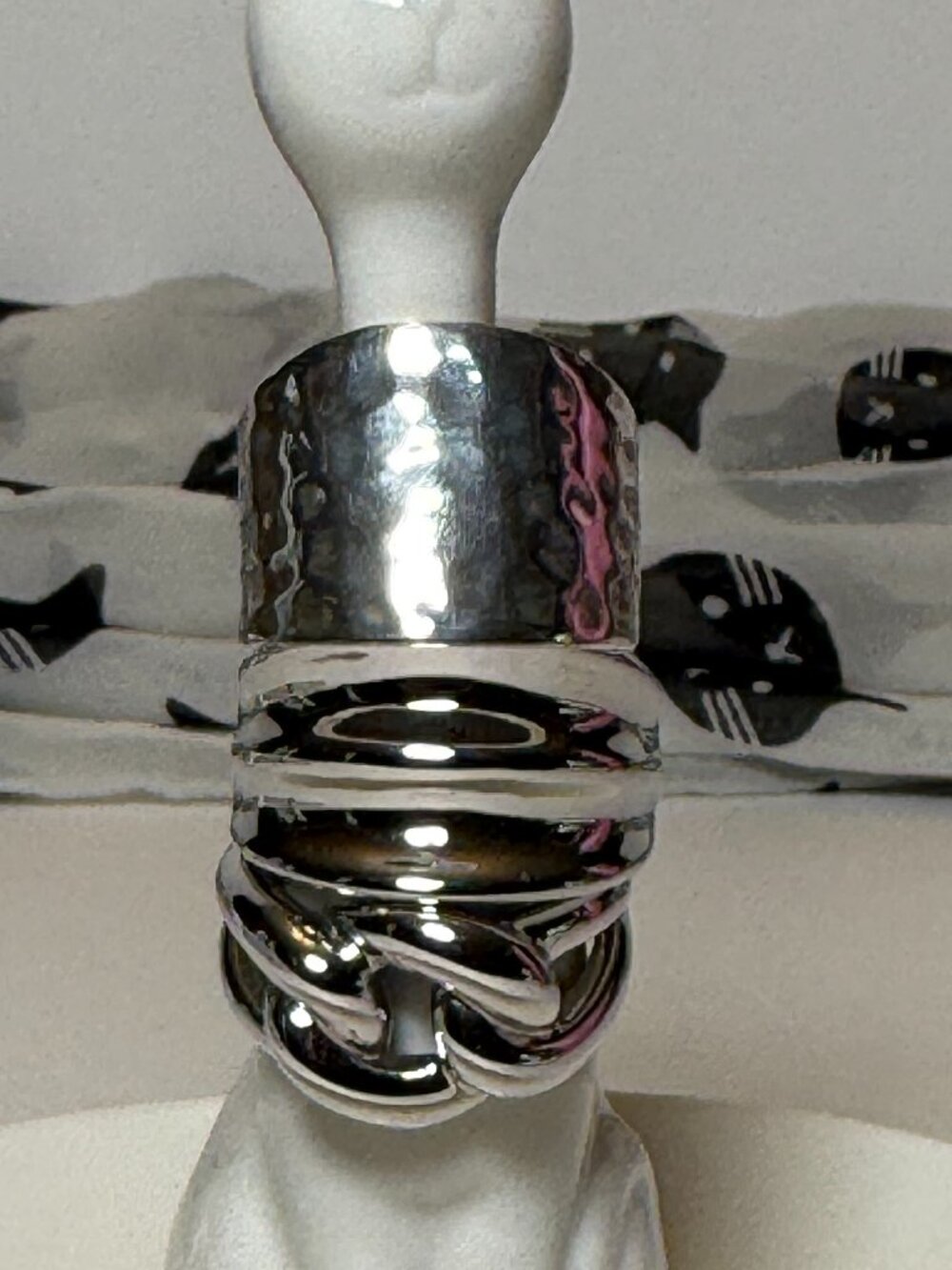 3 Size 8 Rings Silver Toned Hammered Chain Link Swirled Textured